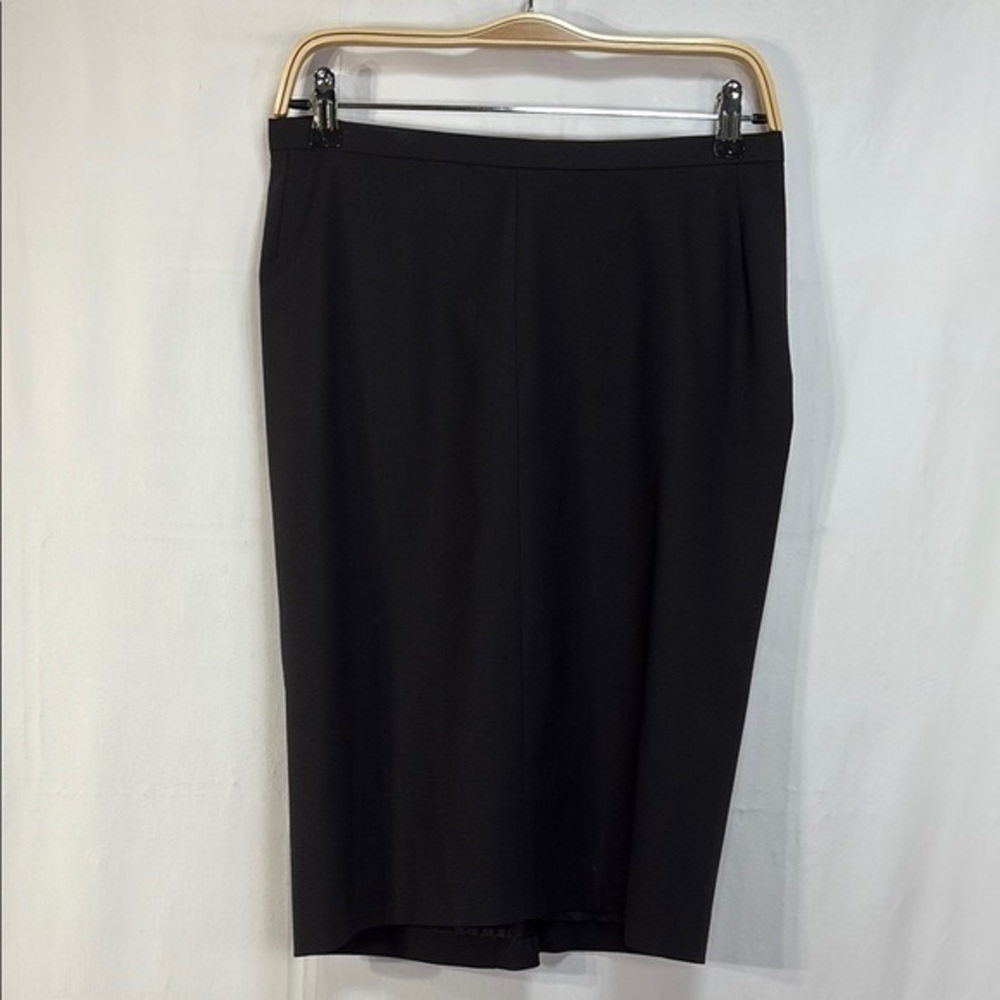 🦔 BCBGMaxAzria Black wool Pencil Skirt with bustle back
